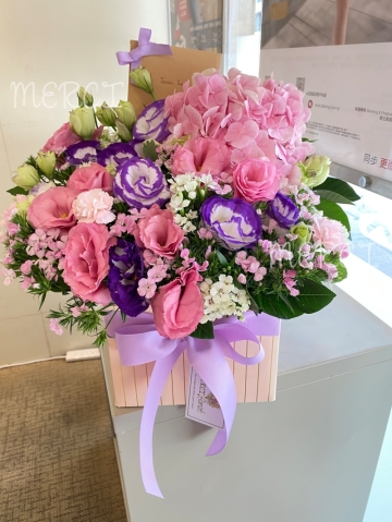 **Pastel Pink** Pink Hydrangea & Purple Eustoma Flower Box<br>粉色繡球花及紫白桔梗花花盒